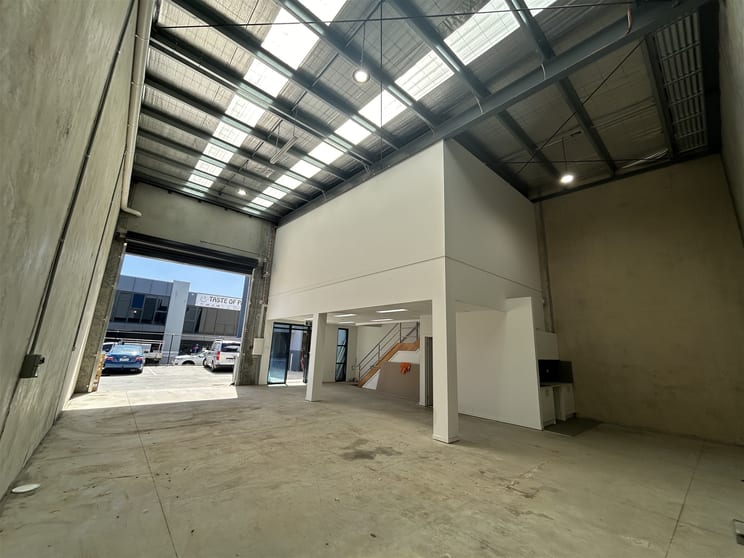 Click to view all images 4/36 Zakwell Court Coolaroo VIC 3048 - Image 2