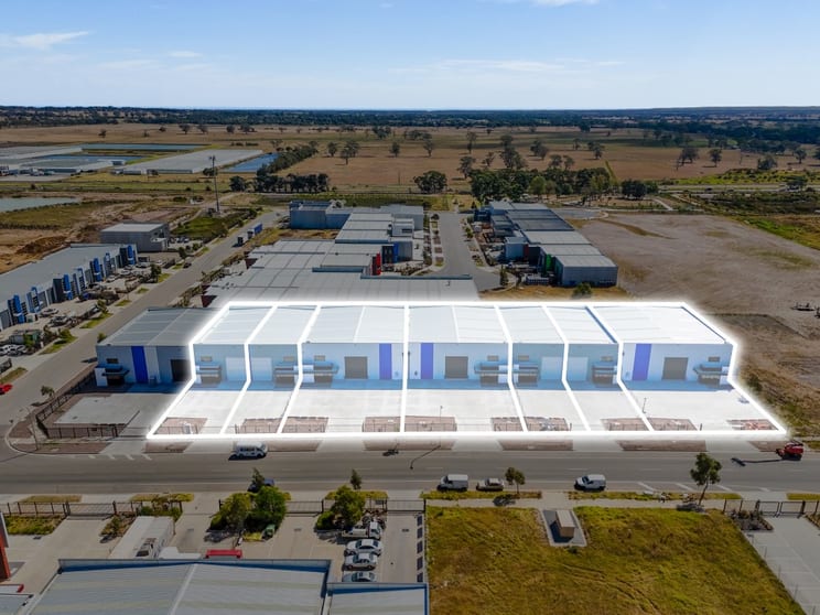 Click to view all images 42-50 Whitfield Boulevard Cranbourne West VIC 3977 - Image 2