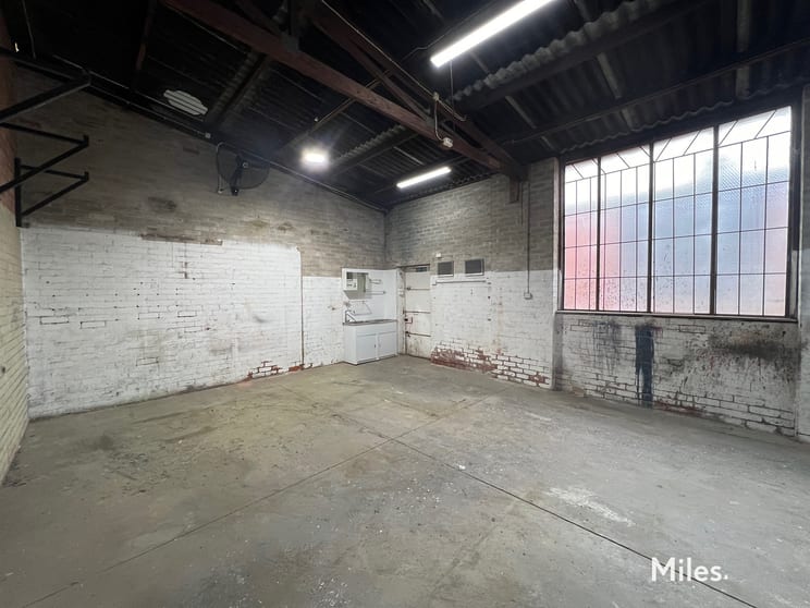 Click to view all images 1/33 Mologa Road Heidelberg West VIC 3081 - Image 3