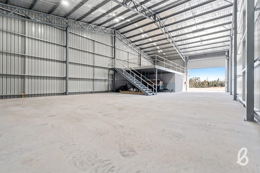 Click to view all images 4/6 Longworth Close Singleton NSW 2330 - Image 3