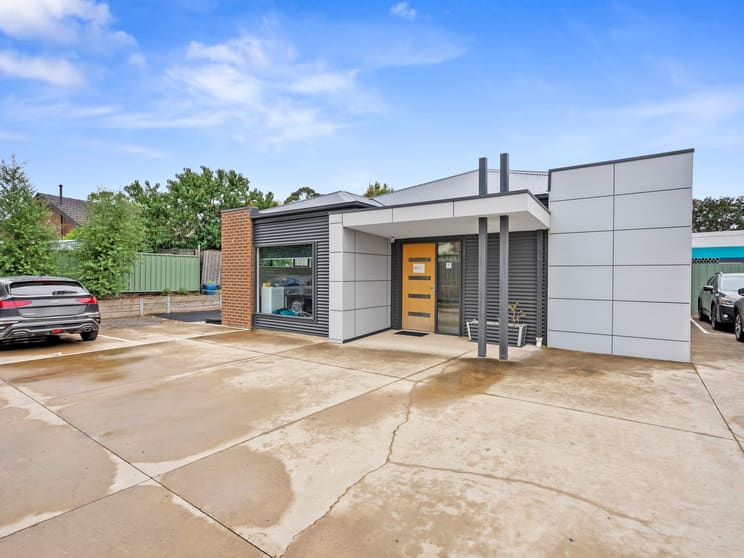 Click to view all images 238A Main Street Bacchus Marsh VIC 3340 - Image 1