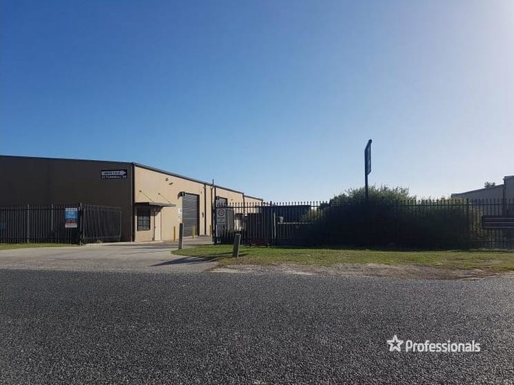 Click to view all images 3/25 Turnbull Road Neerabup WA 6031 - Image 2