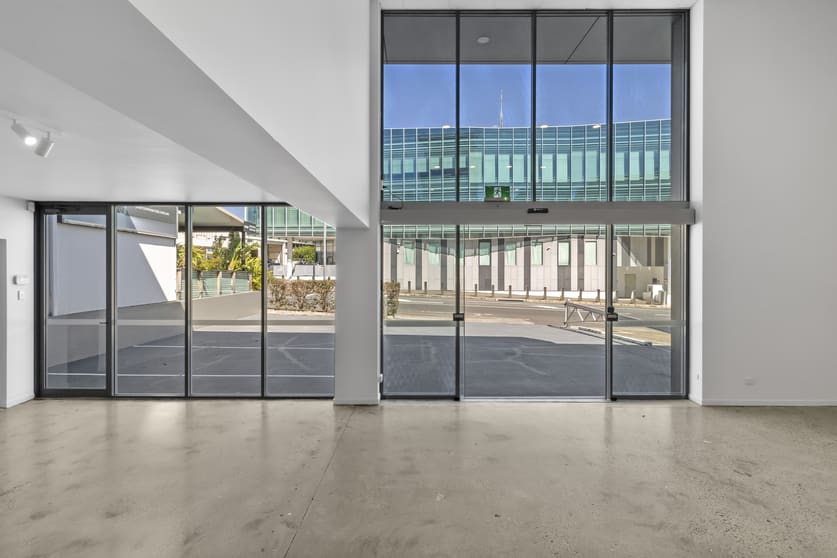 Click to view all images 48 Commercial Road Newstead QLD 4006 - Image 2