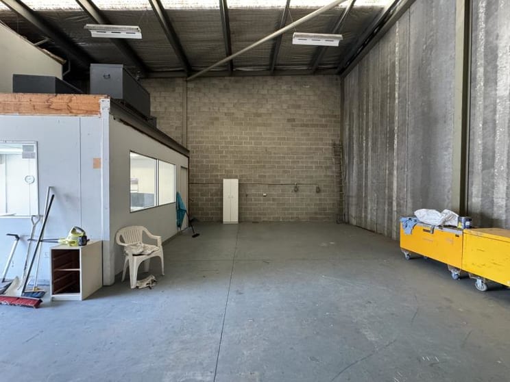 Click to view all images Unit 12/16-18 Alfred Road Chipping Norton NSW 2170 - Image 2