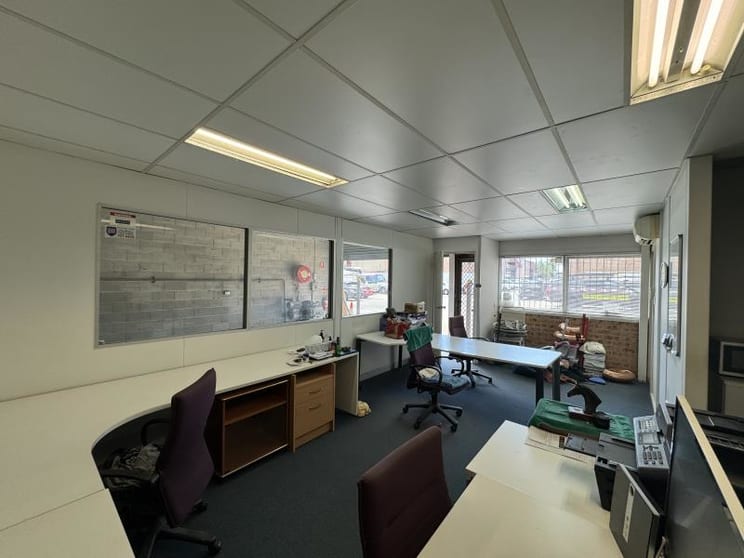 Click to view all images Unit 12/16-18 Alfred Road Chipping Norton NSW 2170 - Image 3