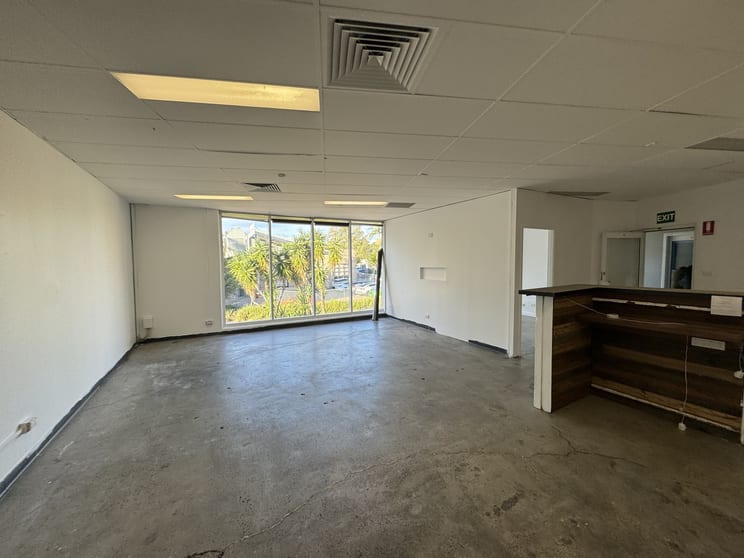 Click to view all images 10/87 King Street Warners Bay NSW 2282 - Image 3