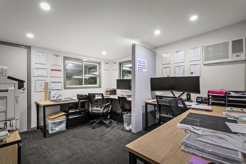Click to view all images Unit 3/4-6 Artisan Rd Seven Hills NSW 2147 - Image 2