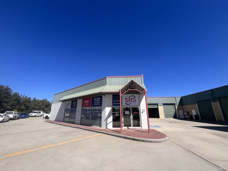 Click to view all images 10/126-130 Bannister Road Canning Vale WA 6155 - Image 2