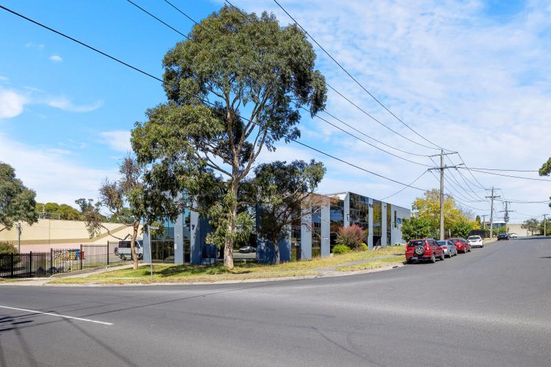 Click to view all images Unit 2/1A Neutron Place Rowville VIC 3178 - Image 2