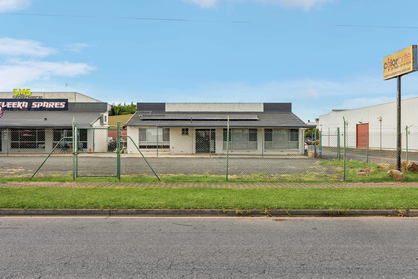 Click to view all images 1/1391 Main North Road Para Hills West SA 5096 - Image 2