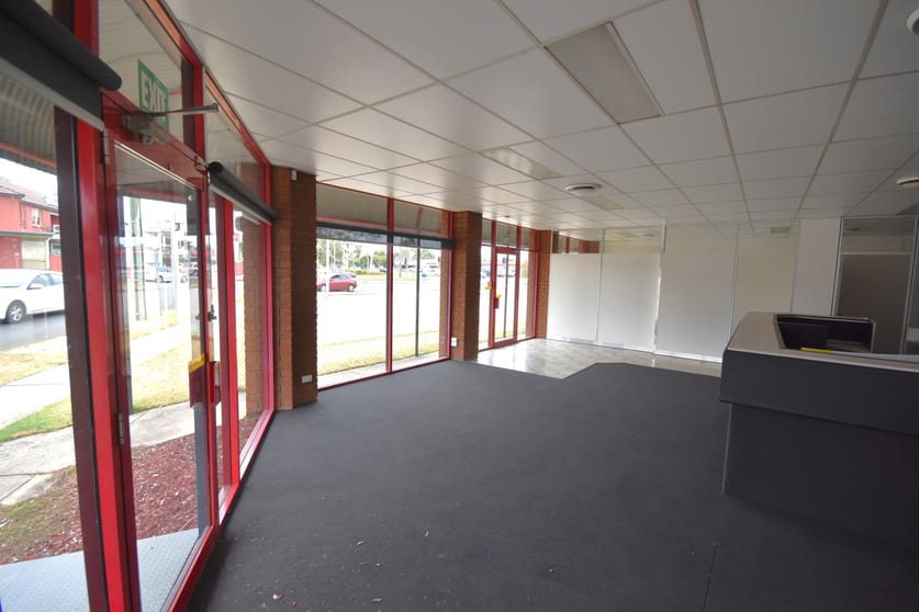 Click to view all images 1/1108 Waugh Road Lavington NSW 2641 - Image 2
