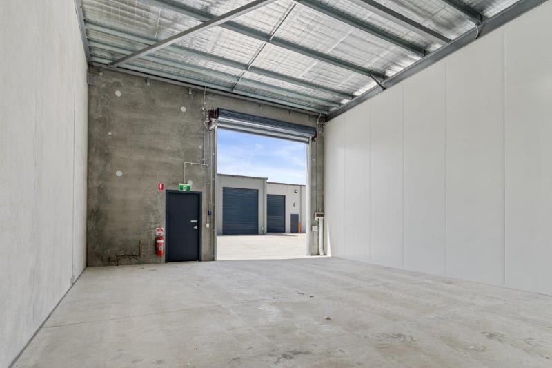 Click to view all images Unit 12/19 Cameron Place Orange NSW 2800 - Image 2