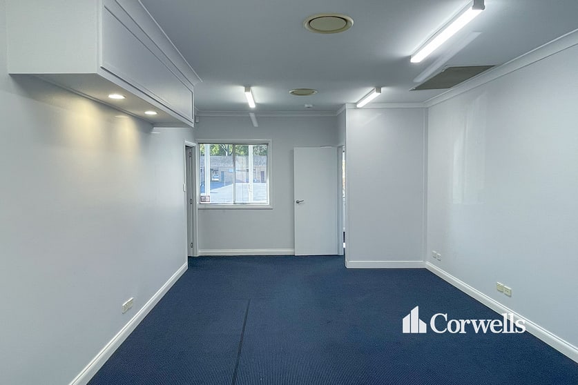 Click to view all images 2/12 Jowett Street Coomera QLD 4209 - Image 3