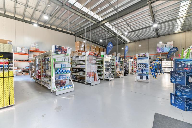 Click to view all images Unit 1/1225 Koo Wee Rup Road Pakenham VIC 3810 - Image 2