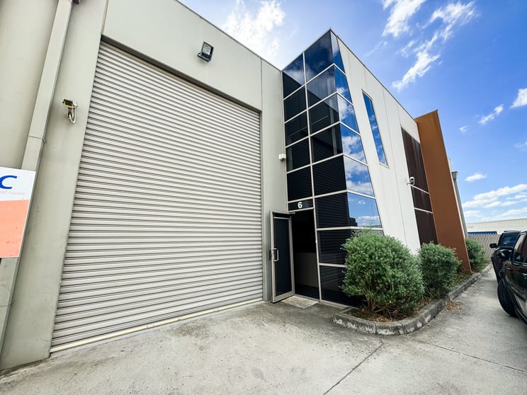 Click to view all images 3/385 McClelland Drive Langwarrin VIC 3910 - Image 2