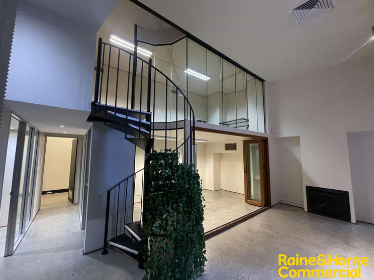 Click to view all images 6/16 Moore Street City ACT 2601 - Image 1