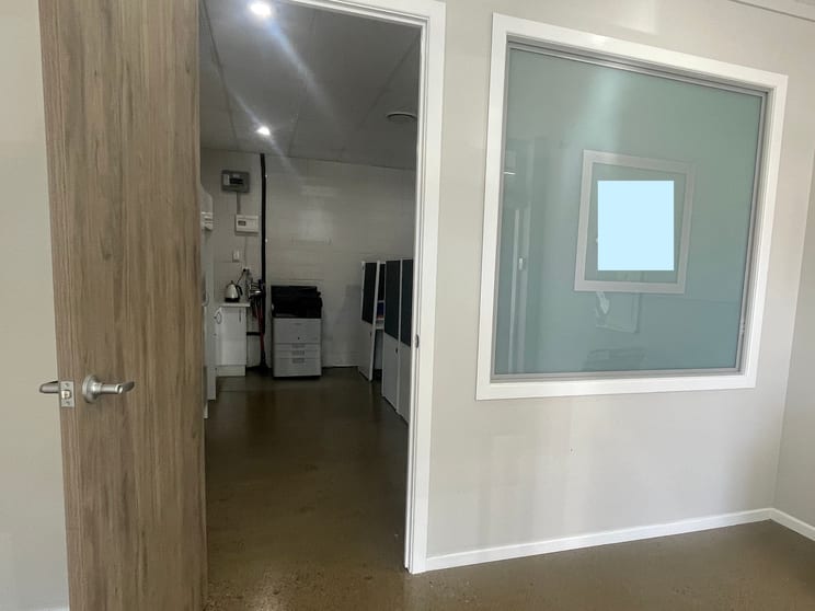 Click to view all images Mount Gravatt East QLD 4122 - Image 2