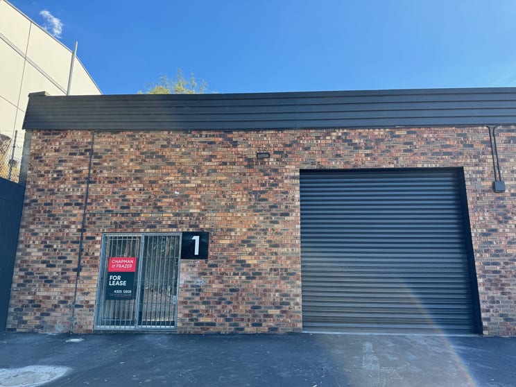 Click to view all images Unit 1/3 Carnarvon Road West Gosford NSW 2250 - Image 2