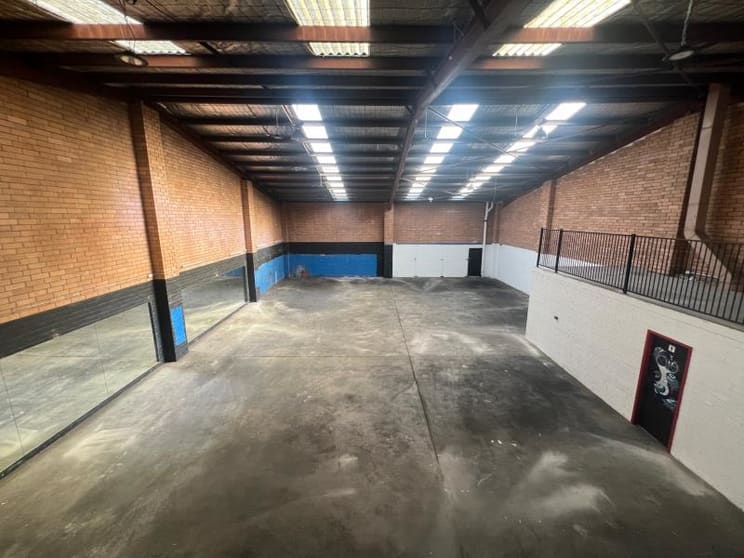 Click to view all images Unit 9/76 Hume Highway Lansvale NSW 2166 - Image 2