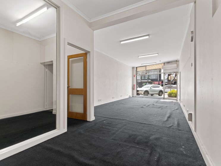 Click to view all images 738 High Street Epping VIC 3076 - Image 3