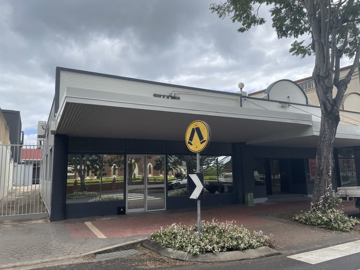 Click to view all images 98B Ellena Street Maryborough QLD 4650 - Image 1