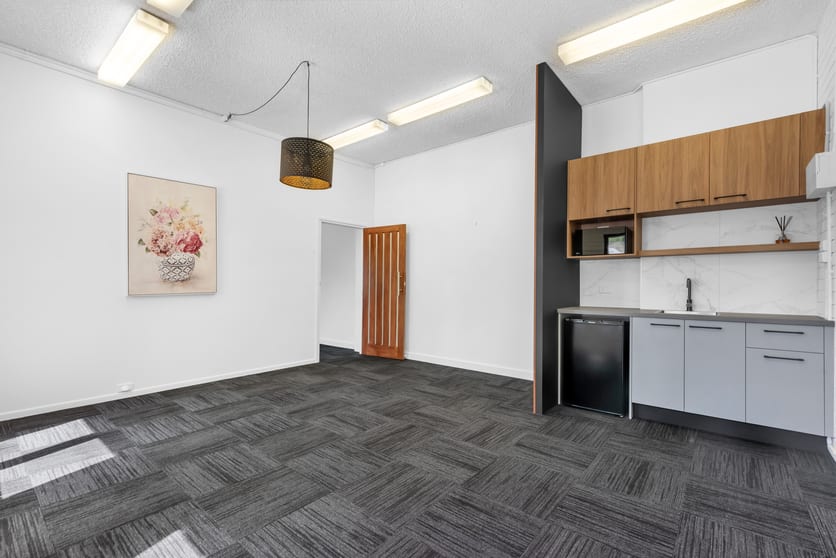 Click to view all images 5/67 Bulcock Street Caloundra QLD 4551 - Image 1