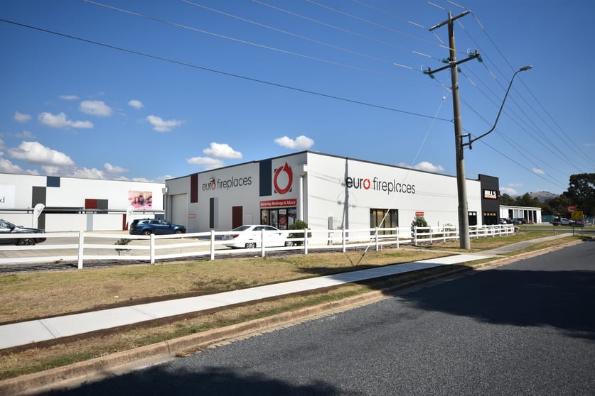 Click to view all images 2/7 McKoy Street Wodonga VIC 3690 - Image 1