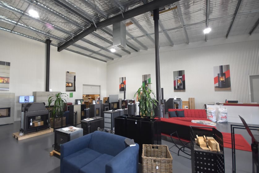 Click to view all images 2/7 McKoy Street Wodonga VIC 3690 - Image 3