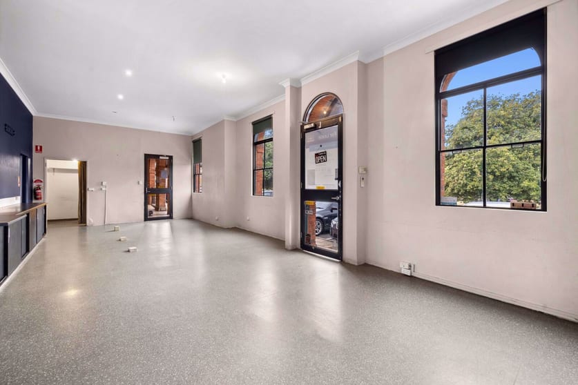 Click to view all images 11 St Cedars Grove Lake Gardens VIC 3355 - Image 2