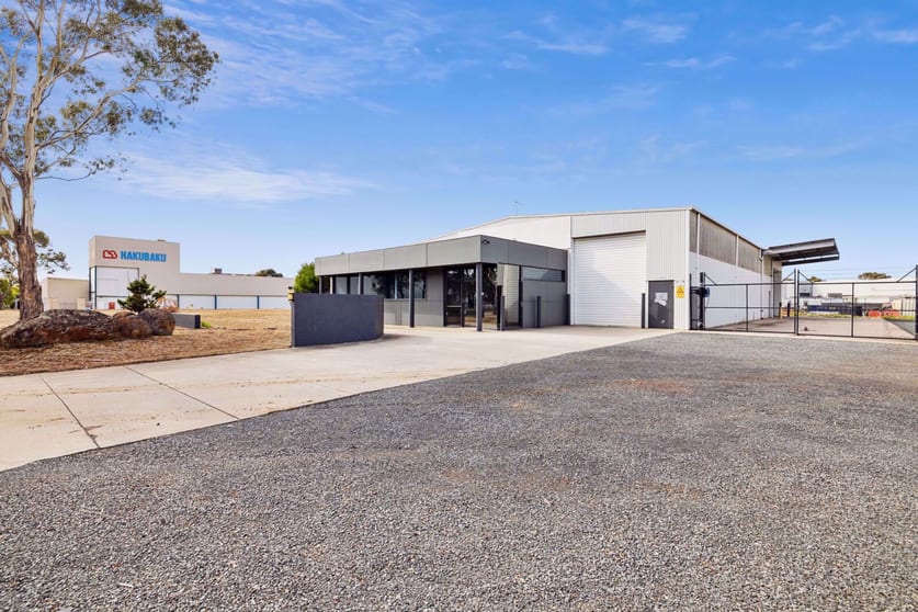 Click to view all images 5 Neerim Crescent Mitchell Park VIC 3355 - Image 2