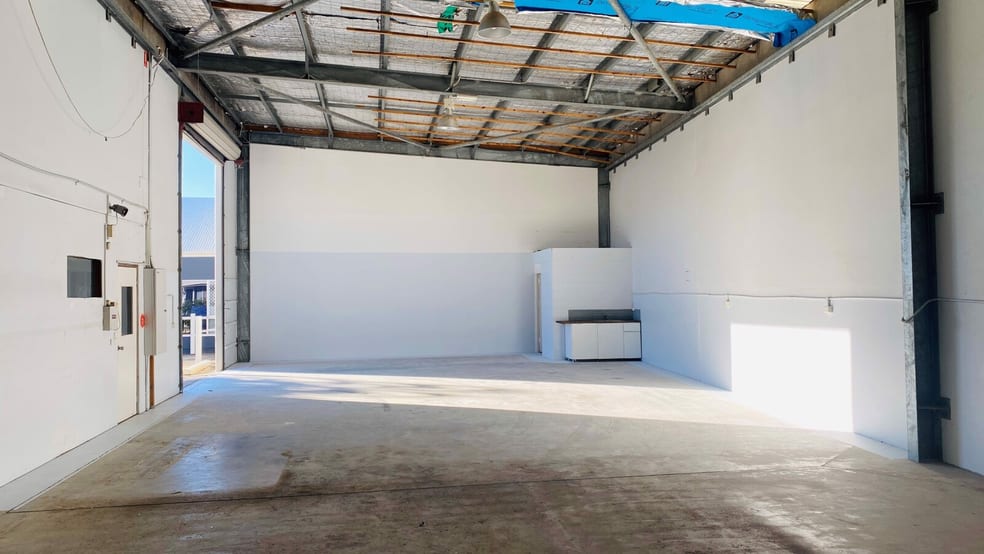 Click to view all images 7/5 Commerce Court Noosaville QLD 4566 - Image 2