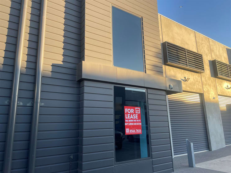 Click to view all images 8/15 Earsdon Yarraville VIC 3013 - Image 2