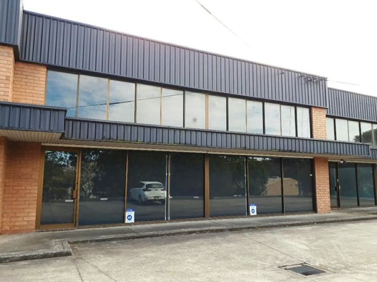 Click to view all images Unit 3/3 Comserv Close West Gosford NSW 2250 - Image 2