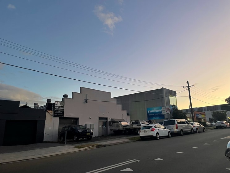 Click to view all images 4 Flora Street Kirrawee NSW 2232 - Image 2