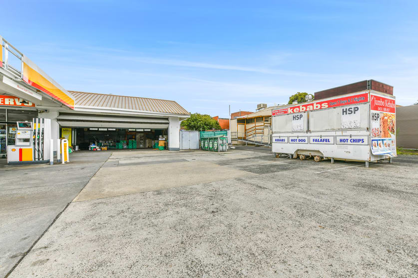 Click to view all images 203 Gallaghers Road Glen Waverley VIC 3150 - Image 3
