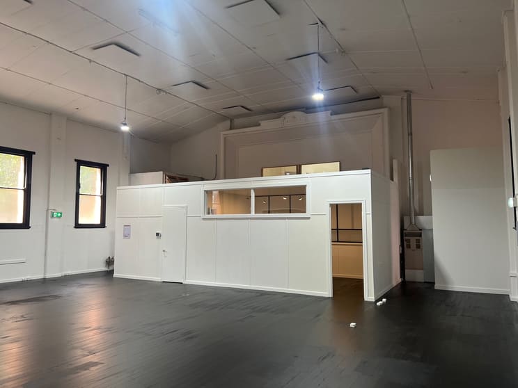 Click to view all images 29-31 Macquarie Street Prahran VIC 3181 - Image 1