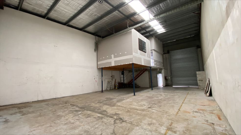 Click to view all images 16/10-14 Yalgar Road Kirrawee NSW 2232 - Image 2