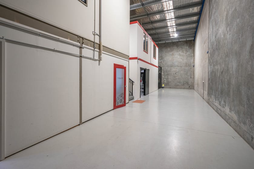 Click to view all images Unit 2/8 Gallipoli Street Smeaton Grange NSW 2567 - Image 2