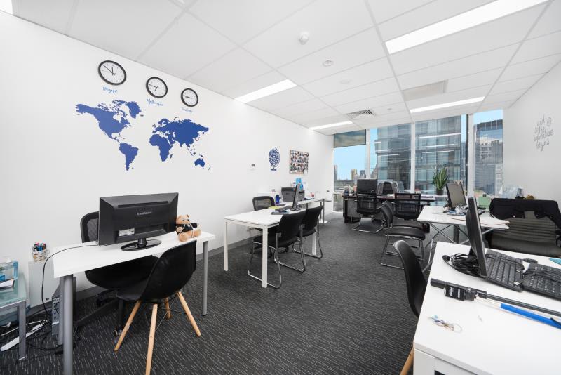 802/2 Queen Street Melbourne VIC 3000 - Image 2