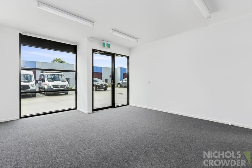 Click to view all images 5 Lomandra Place Tyabb VIC 3913 - Image 2