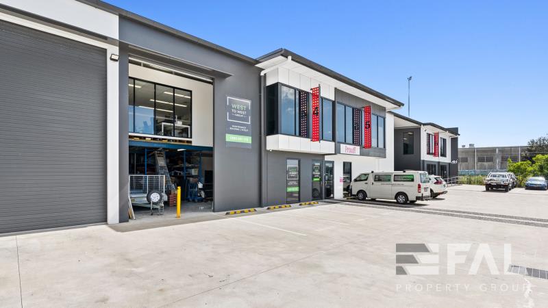 Unit 4/252 Earnshaw Rd Northgate QLD 4013 - Image 1