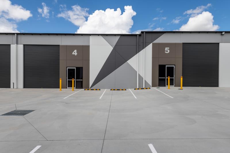 Click to view all images Unit 4/4 Ash Street Orange NSW 2800 - Image 2