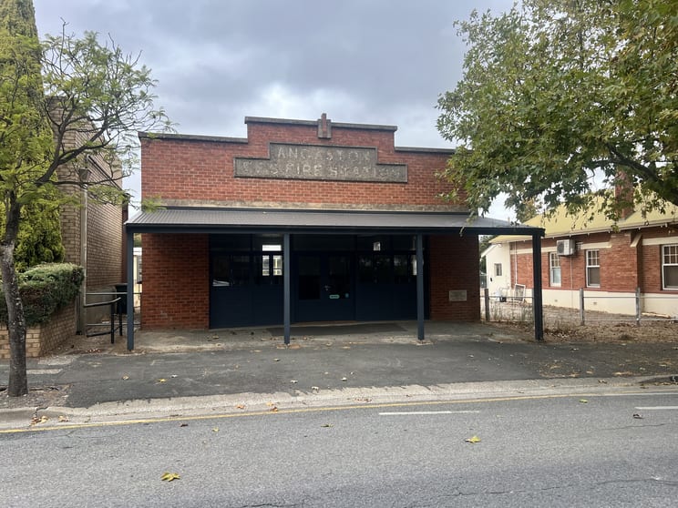 Click to view all images Unit A/9 Murray Street Angaston SA 5353 - Image 1