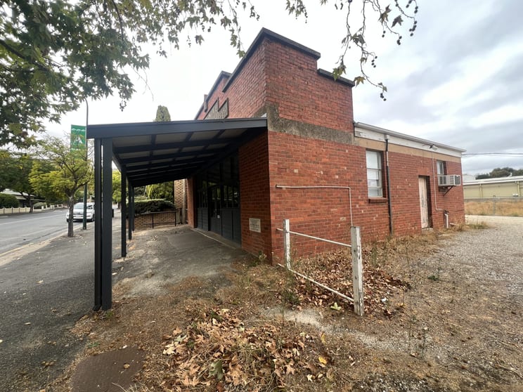 Click to view all images Unit A/9 Murray Street Angaston SA 5353 - Image 3