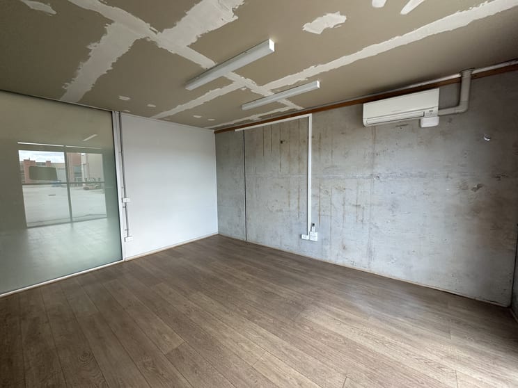 Click to view all images 13/75 Elm Park Drive Hoppers Crossing VIC 3029 - Image 2