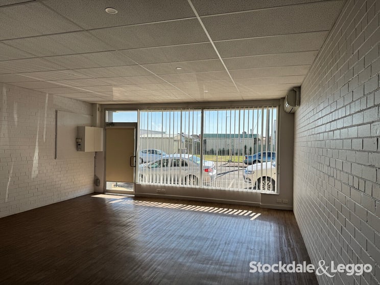 Click to view all images 50 Buckley Street Morwell VIC 3840 - Image 2