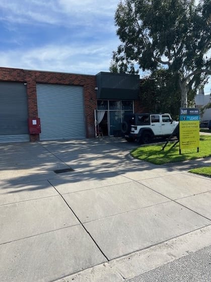 Click to view all images 4/23-25 Shearson Crescent Mentone VIC 3194 - Image 3