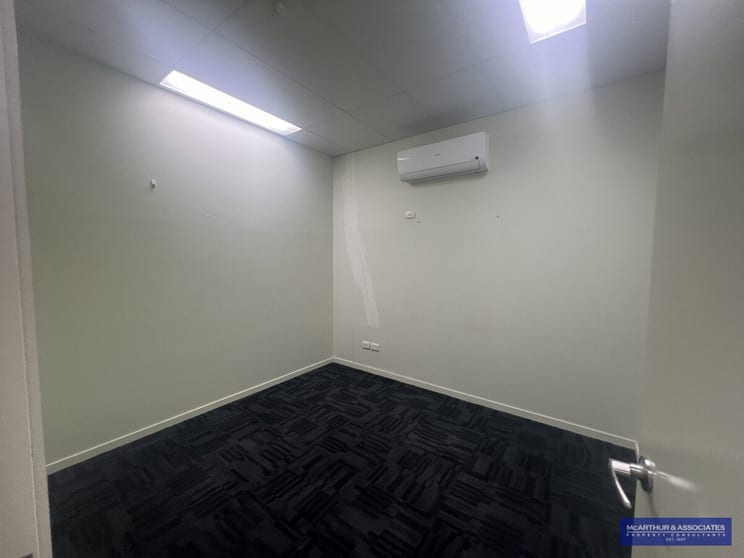 Click to view all images Rockhampton City QLD 4700 - Image 3