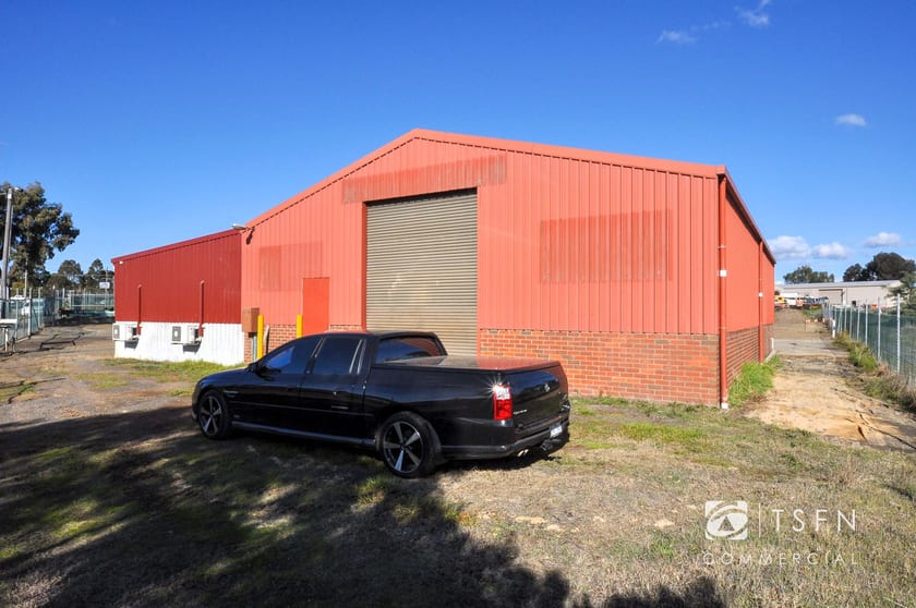 Click to view all images 39-41 Kinross Street Long Gully VIC 3550 - Image 1