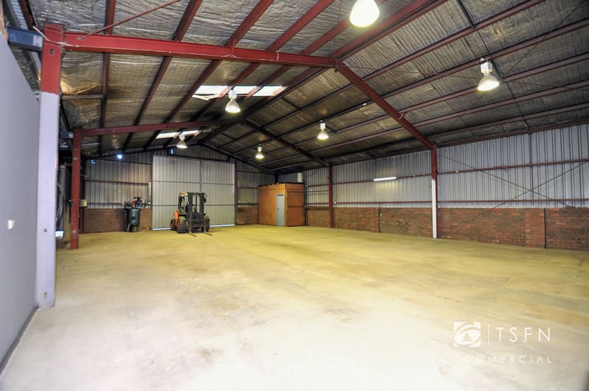 Click to view all images 39-41 Kinross Street Long Gully VIC 3550 - Image 3